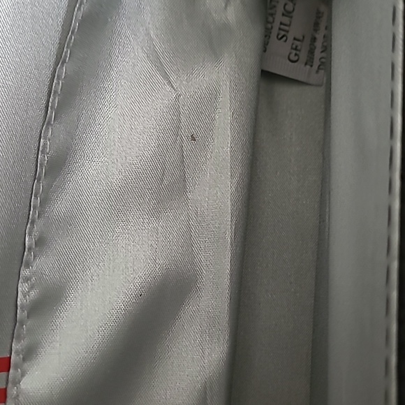 CHI SMART BLACK QUILTED PURSE - Picture 3 of 5